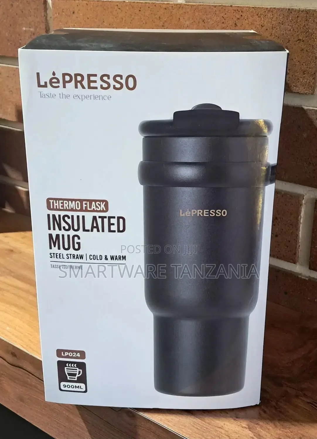Lepresso Lp024 900ml Thermo Flask With Black Finish and Steel Straw