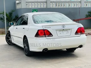 Toyota Crown 2006 White