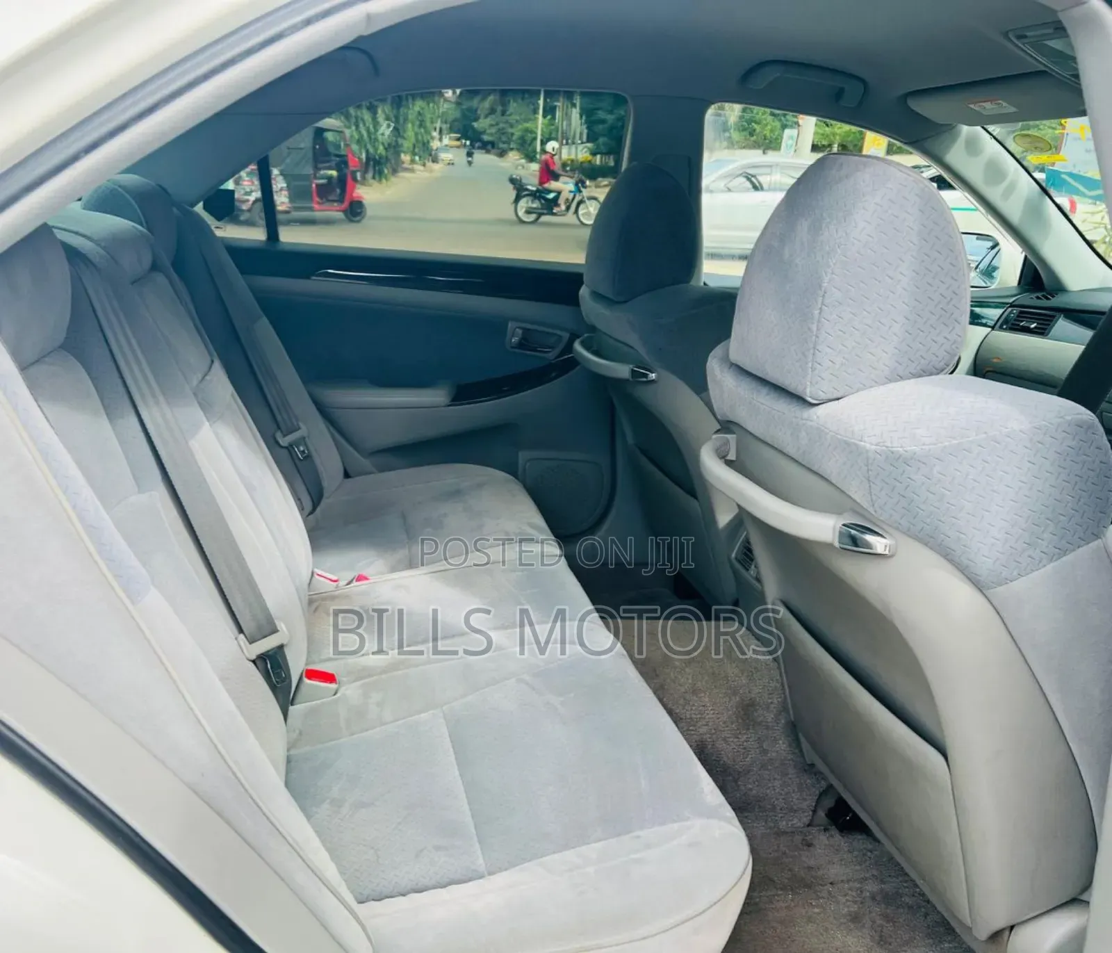 Toyota Crown 2006 White