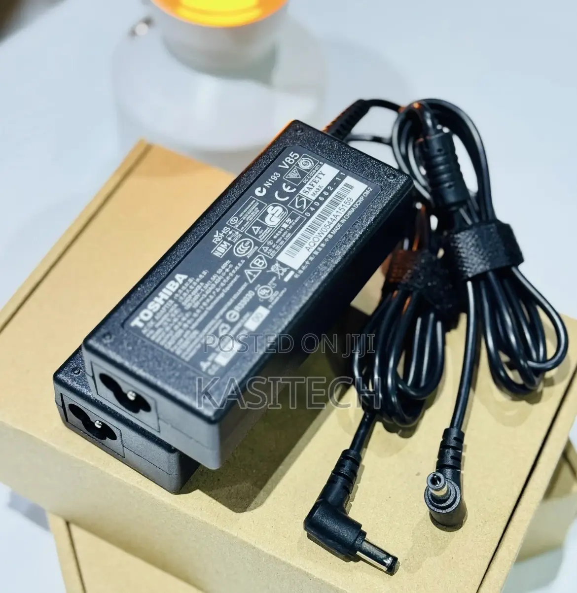 Toshiba Small Pin Charge 65watts