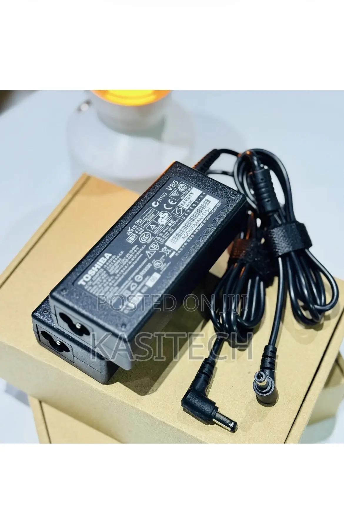 Toshiba Small Pin Charge 65watts