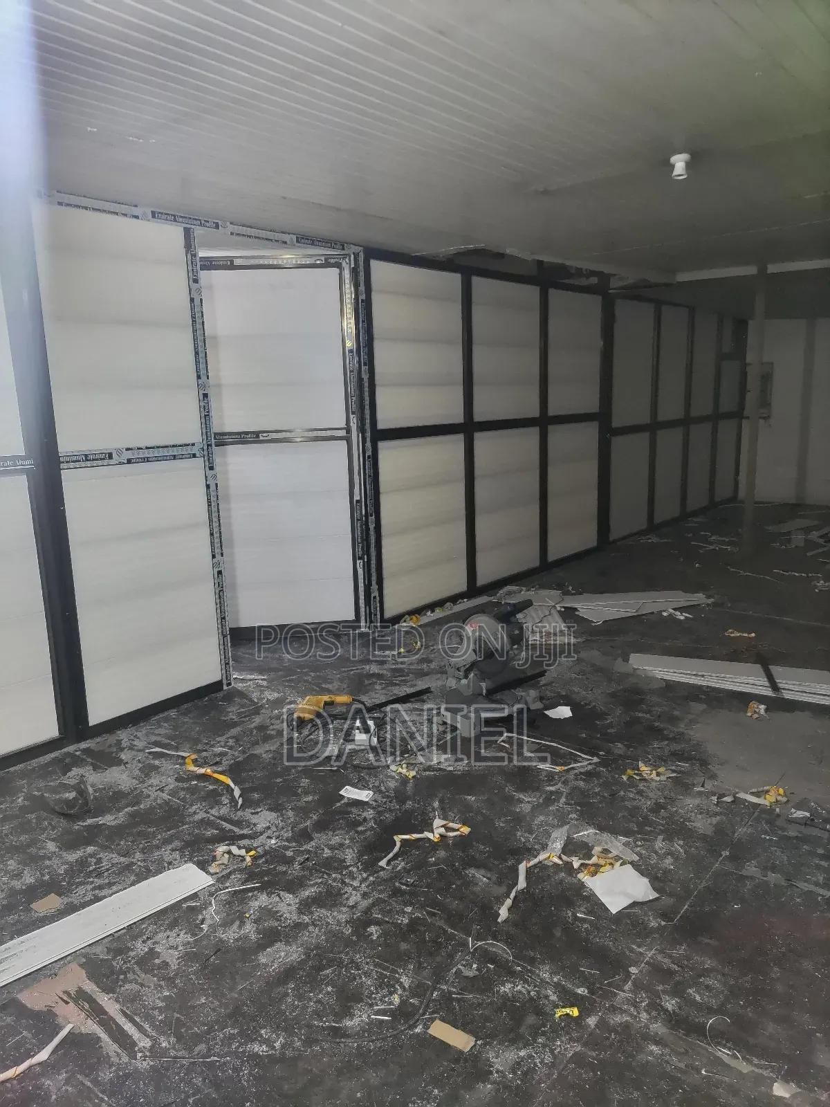 Frame Za Aluminium Za Ofisini