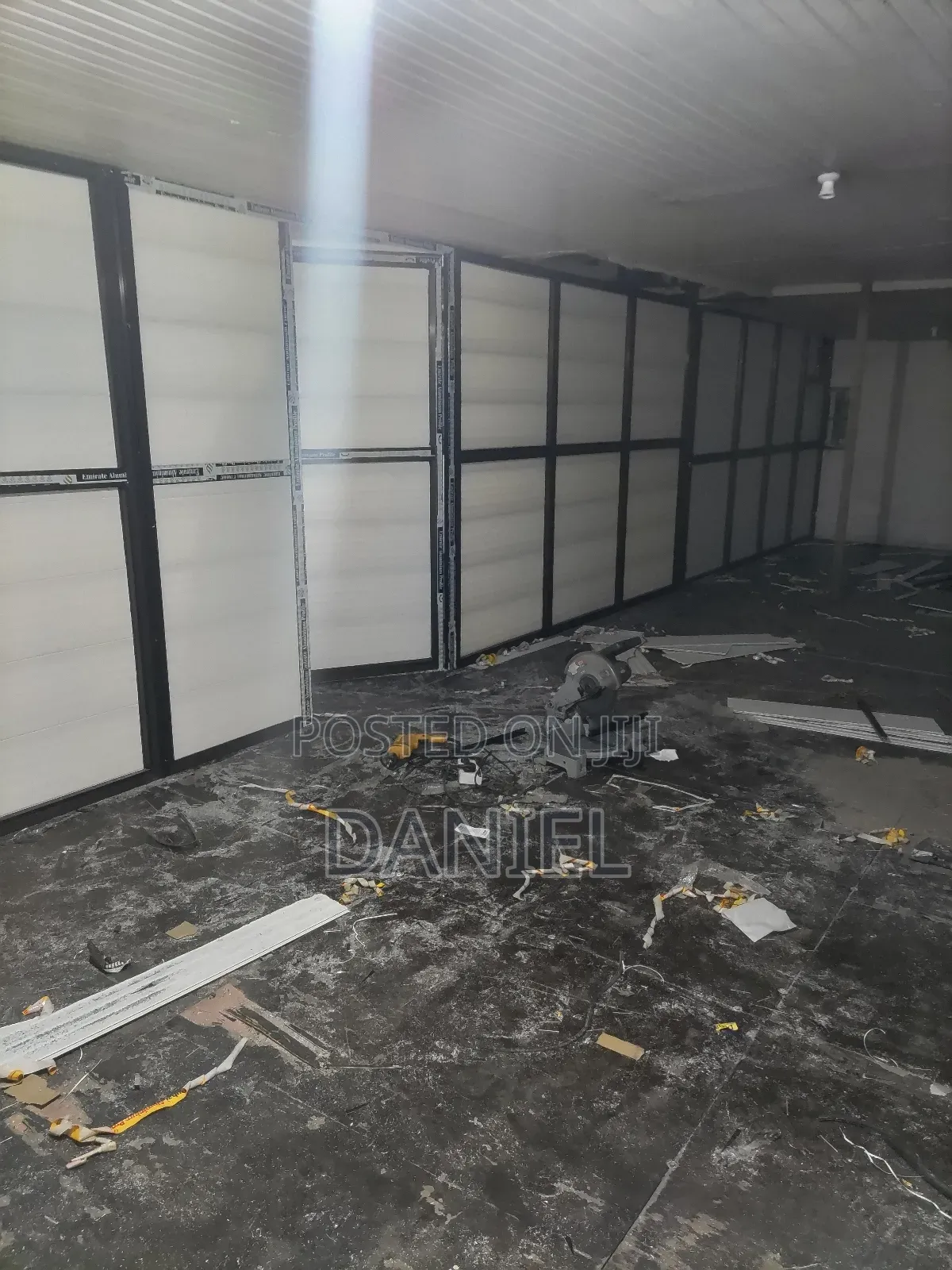 Frame Za Aluminium Za Ofisini