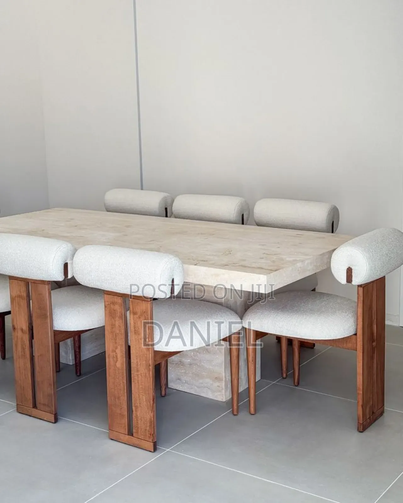 Dining Table Ya Viti Nane Mbao Ngumu Hard Wood