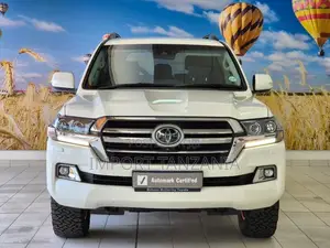Toyota Land Cruiser 2019 White