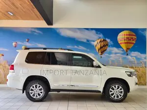 Toyota Land Cruiser 2019 White