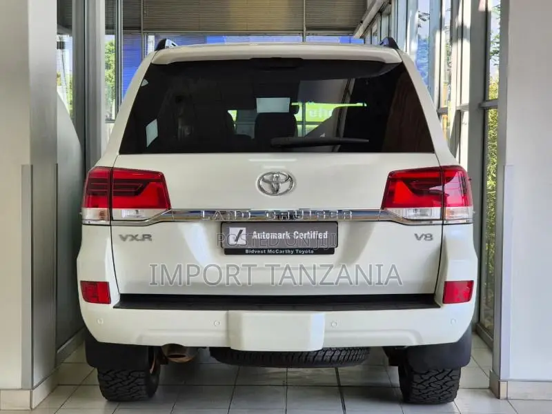 Toyota Land Cruiser 2019 White