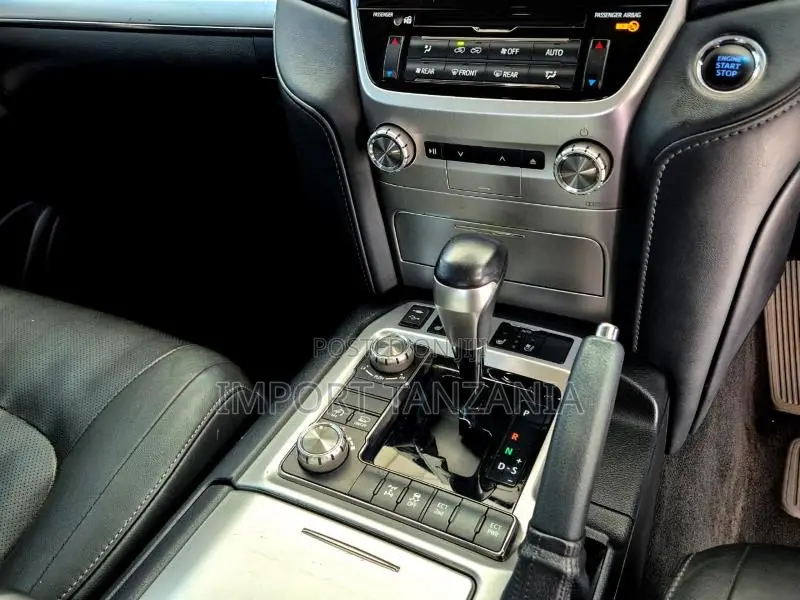 Toyota Land Cruiser 2019 White