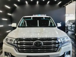 Toyota Land Cruiser 2016 White