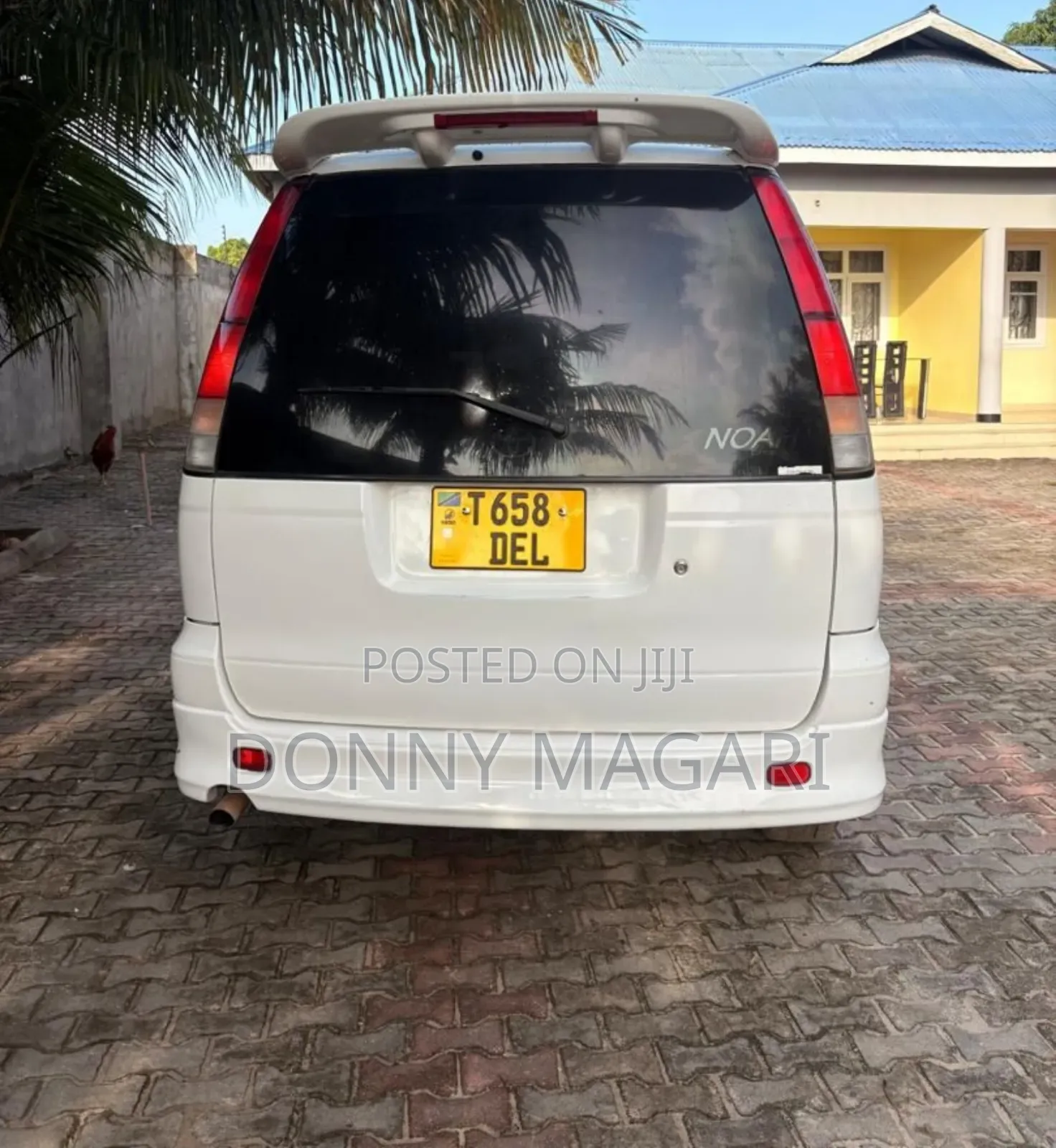 Toyota Noah 2001 White