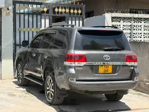 Toyota Land Cruiser 2018 Gray