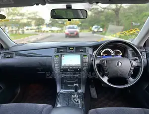 Toyota Crown 2007 White