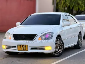 Toyota Crown 2004 White