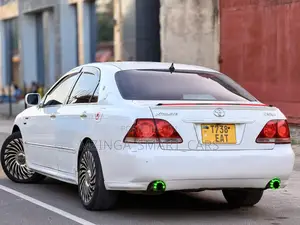 Toyota Crown 2004 White