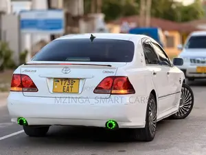 Toyota Crown 2004 White