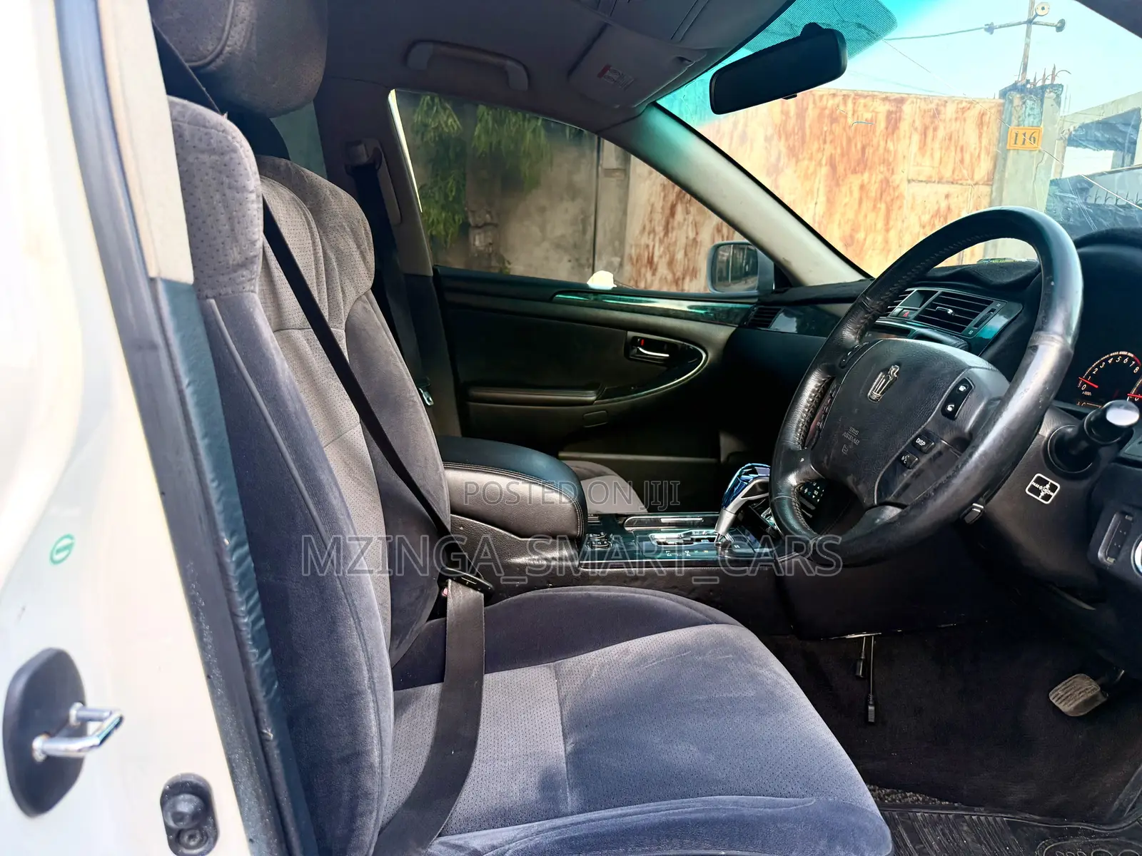 Toyota Crown 2004 White