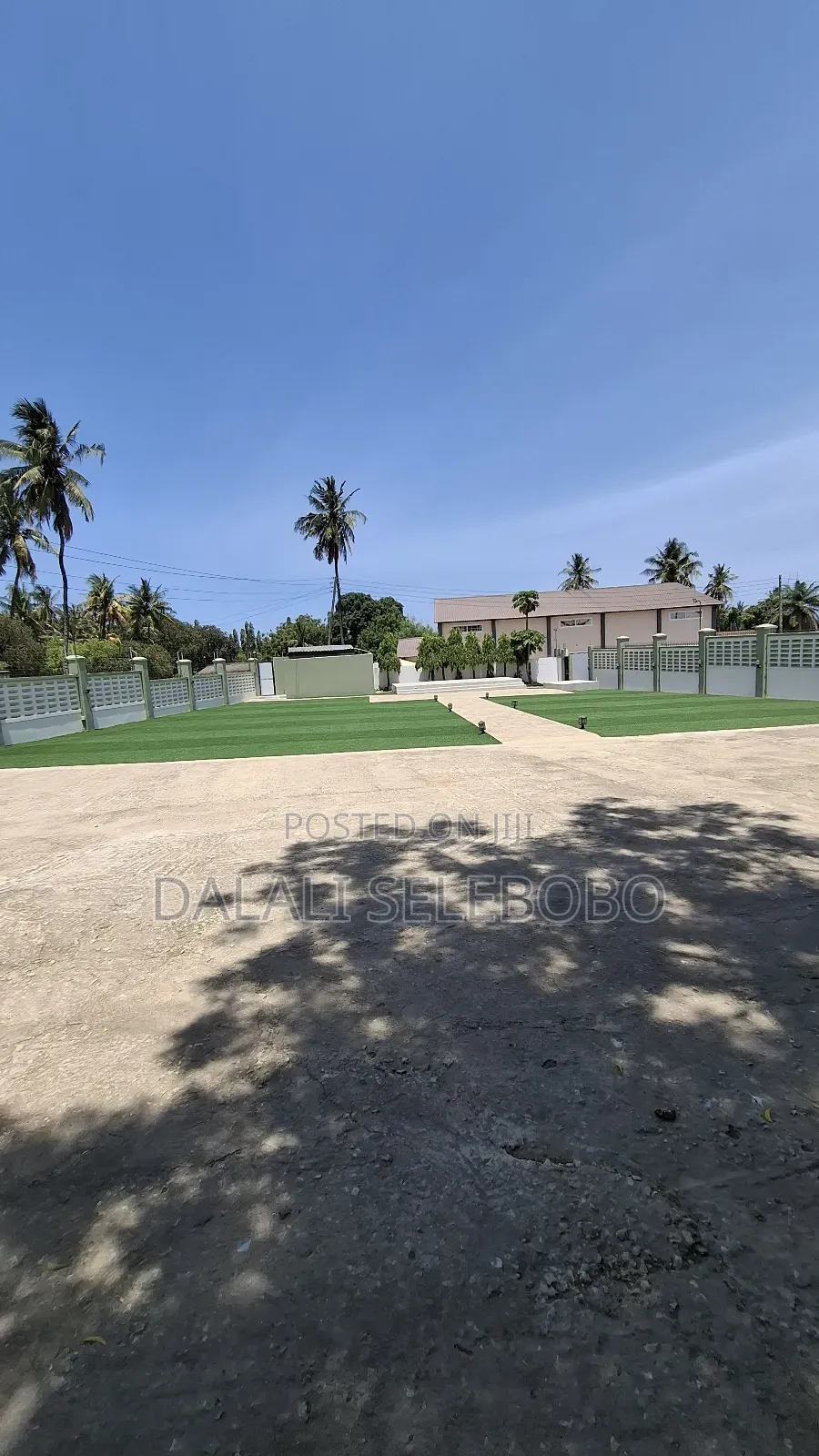 Big Space 4 Garege Very Secure at Mbez Beach Makonde
