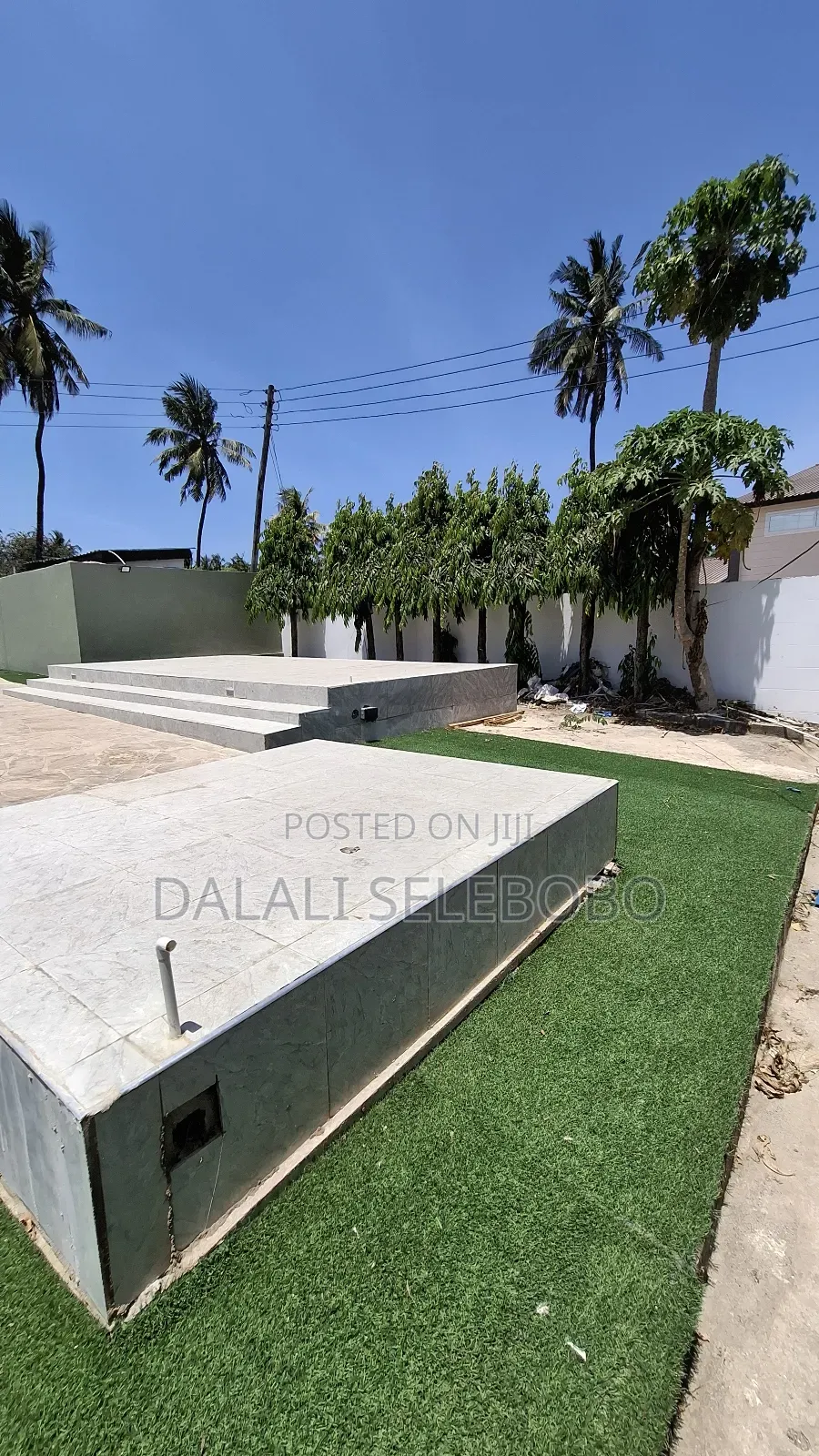 Big Space 4 Garege Very Secure at Mbez Beach Makonde