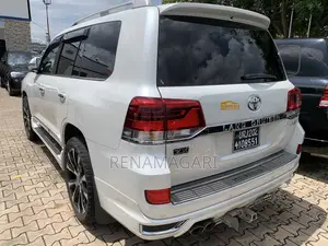 Toyota Land Cruiser 4.6 V8 ZX 2018 White