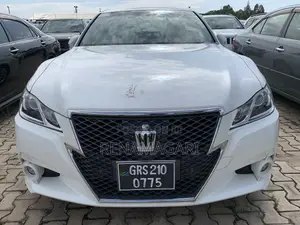 Toyota Crown 2012 White