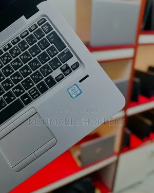 Laptop HP EliteBook 820 G3 8GB Intel Core I3 SSD 256GB