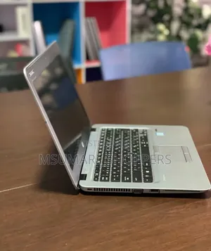 Laptop HP EliteBook 820 G3 8GB Intel Core I5 SSD 256GB