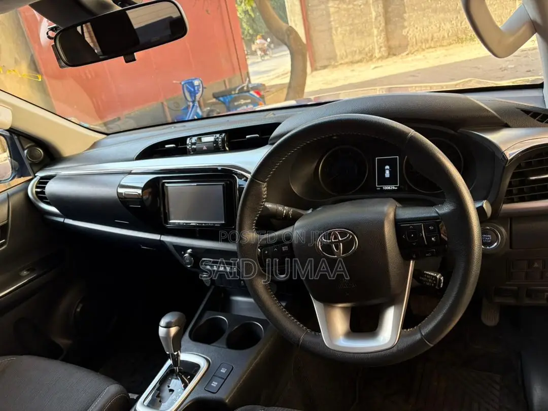 Toyota Hilux 2.4 Diesel 2020 Blue