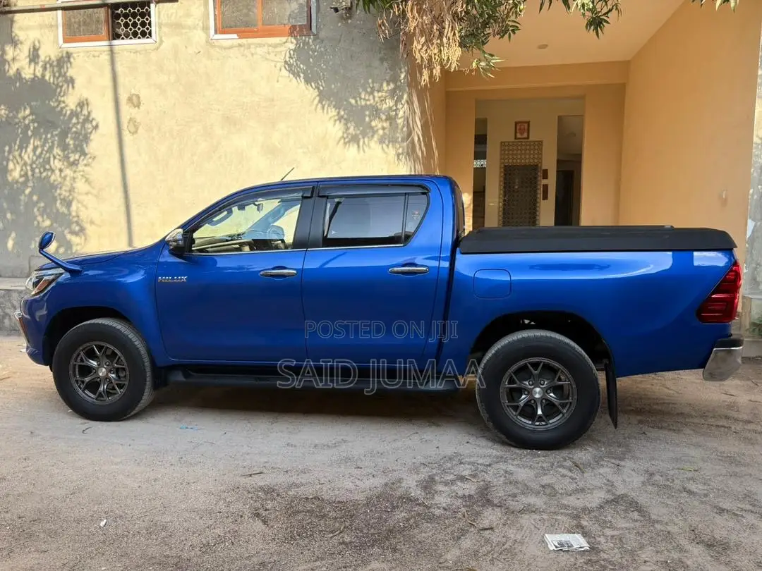 Toyota Hilux 2.4 Diesel 2020 Blue