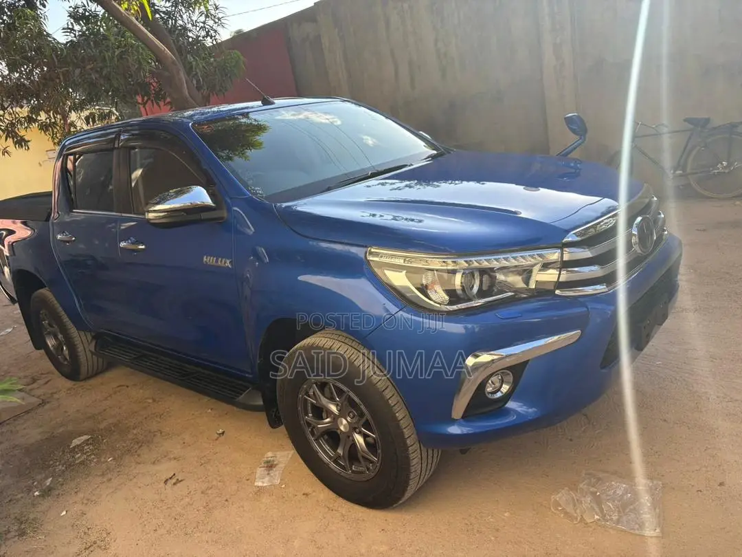 Toyota Hilux 2.4 Diesel 2020 Blue