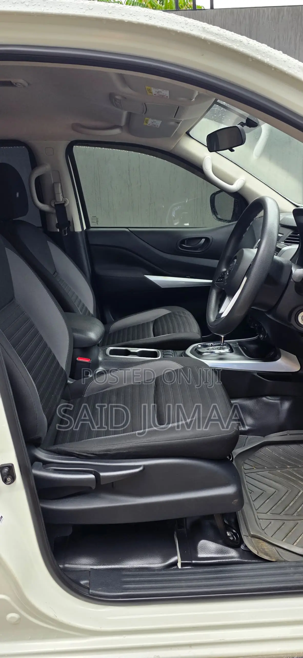 Nissan Navara 2021 White