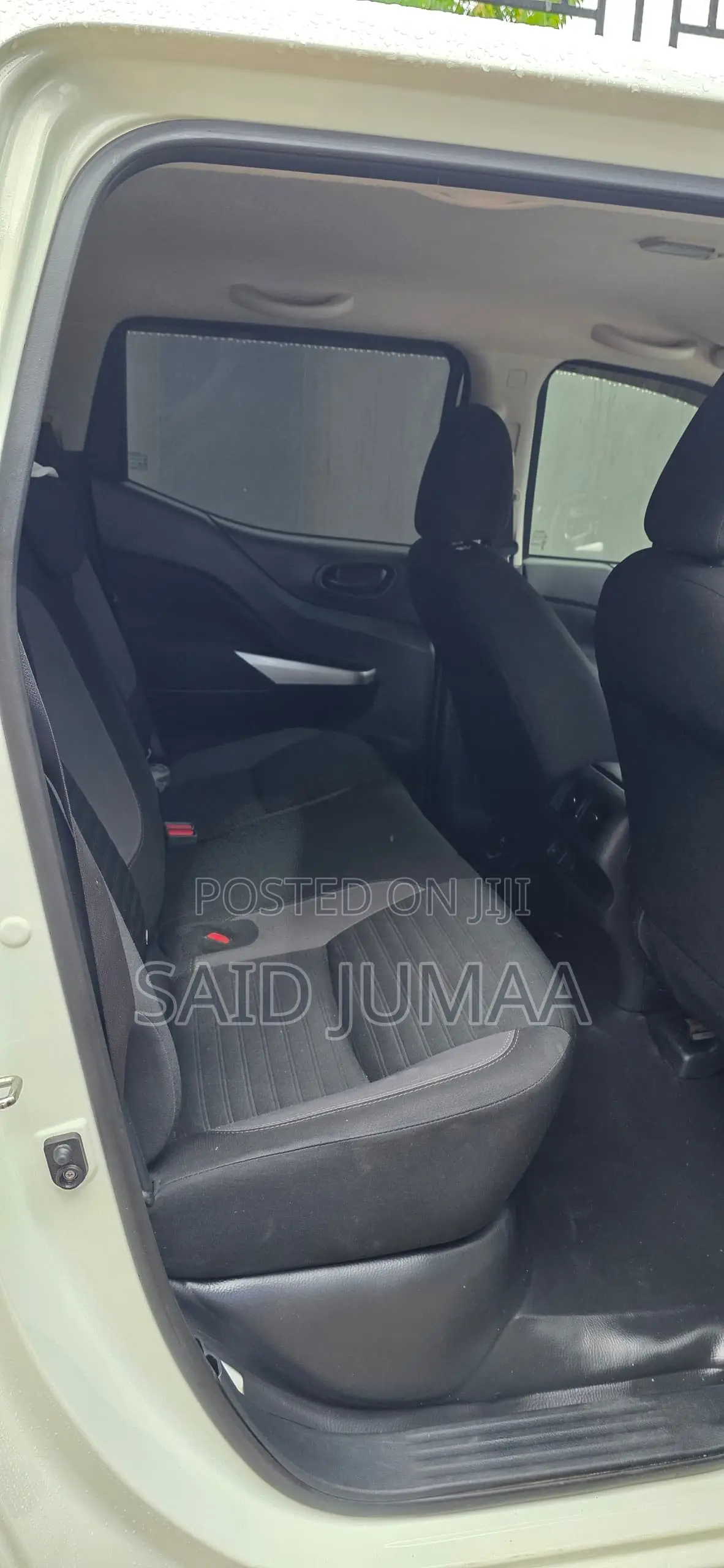 Nissan Navara 2021 White
