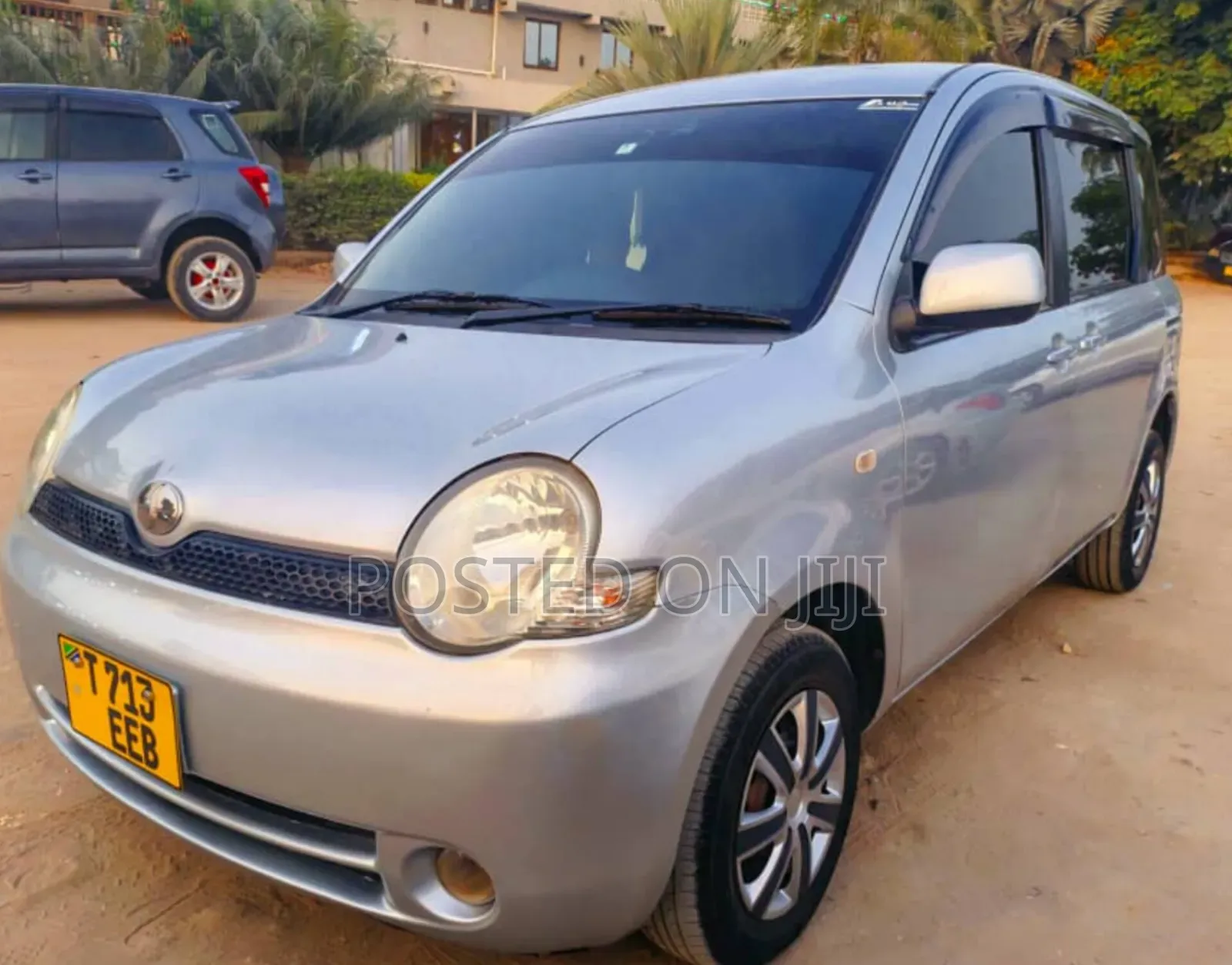 Toyota Sienta 2004 Silver
