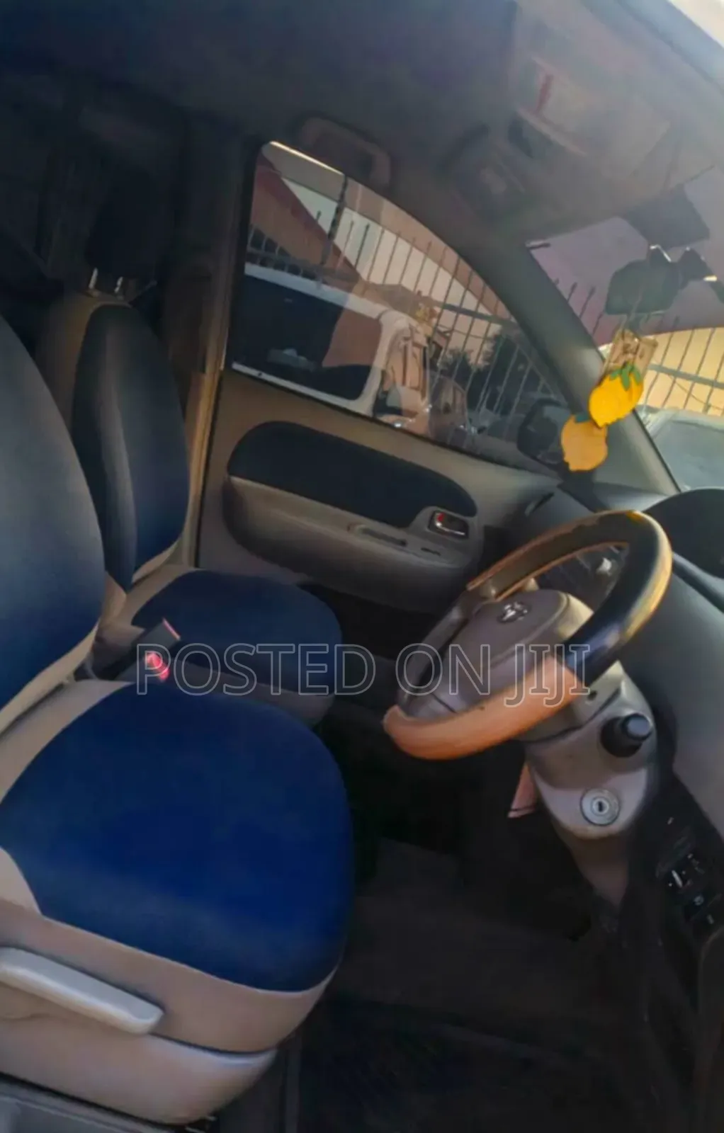 Toyota Sienta 2004 Silver
