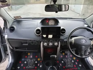 Toyota IST 2003 Silver