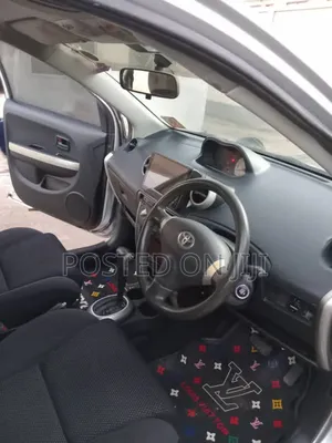 Toyota IST 2003 Silver