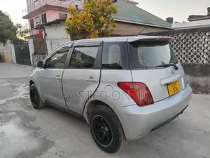 Toyota IST 2003 Silver