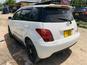 Toyota IST 2005 White