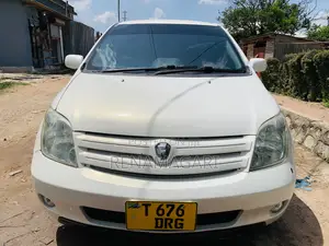 Toyota IST 2005 White