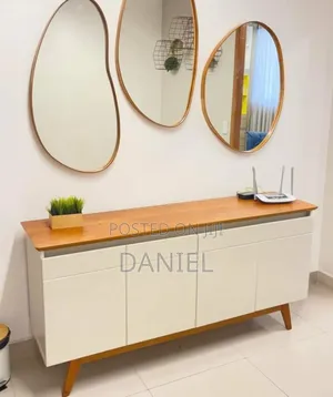 Console Table Pamoja Na Vioo Vya Kisasa Kabisa