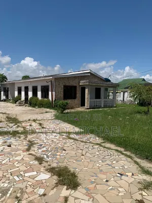 Kiwanja Kinauzwa Mbezibeach
