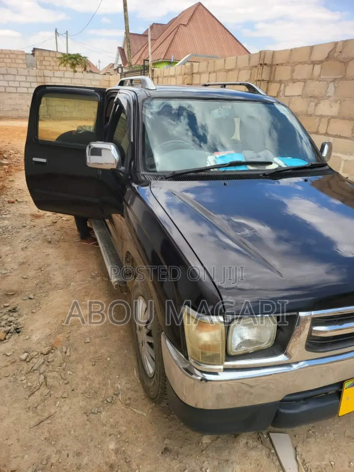 Toyota Hilux 2000 Black
