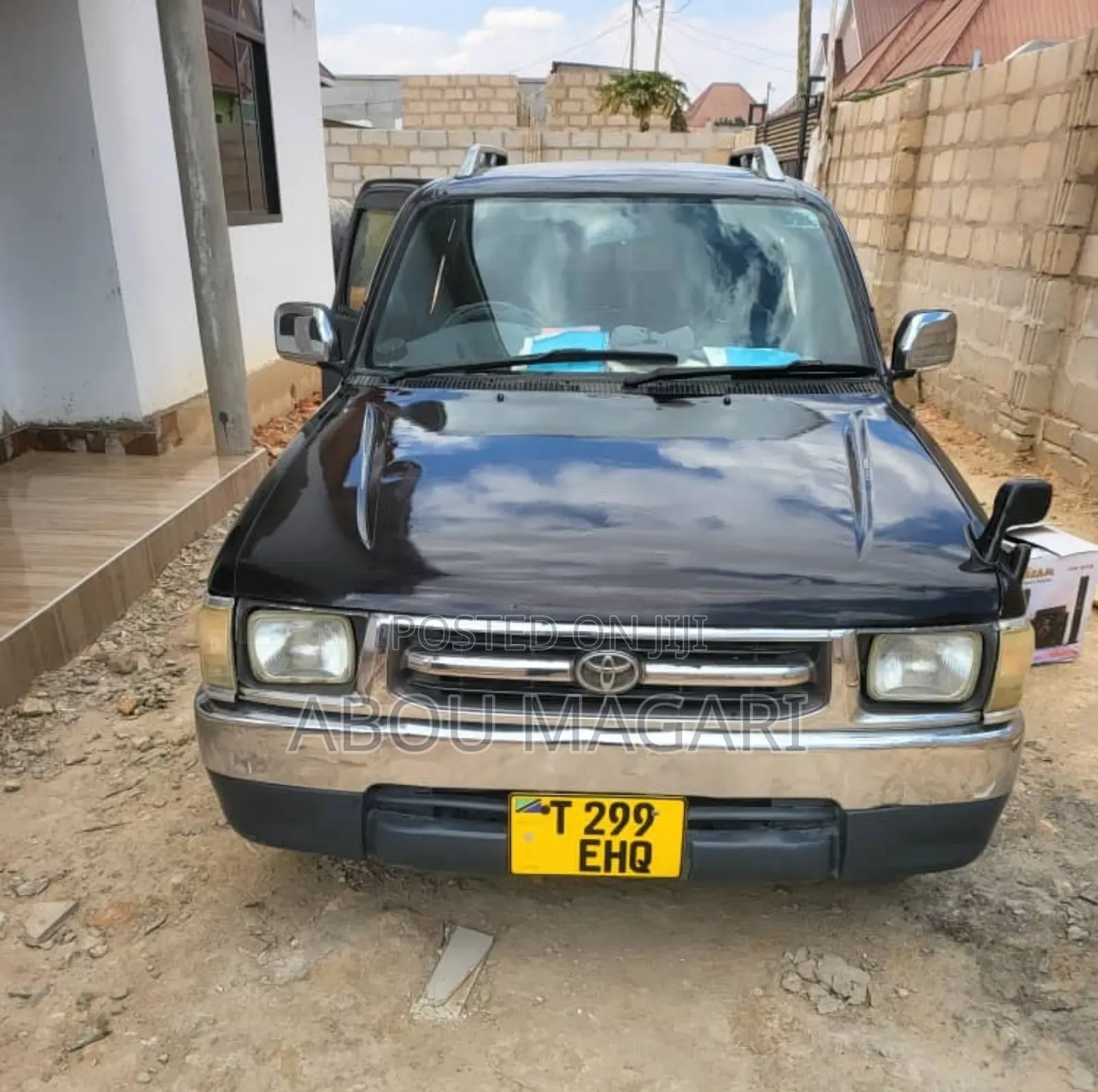 Toyota Hilux 2000 Black