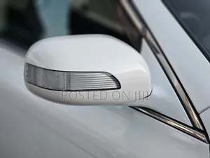 Toyota Crown Royale 2005 White
