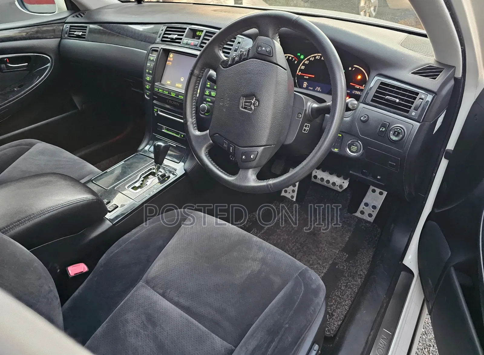 Toyota Crown Royale 2005 White