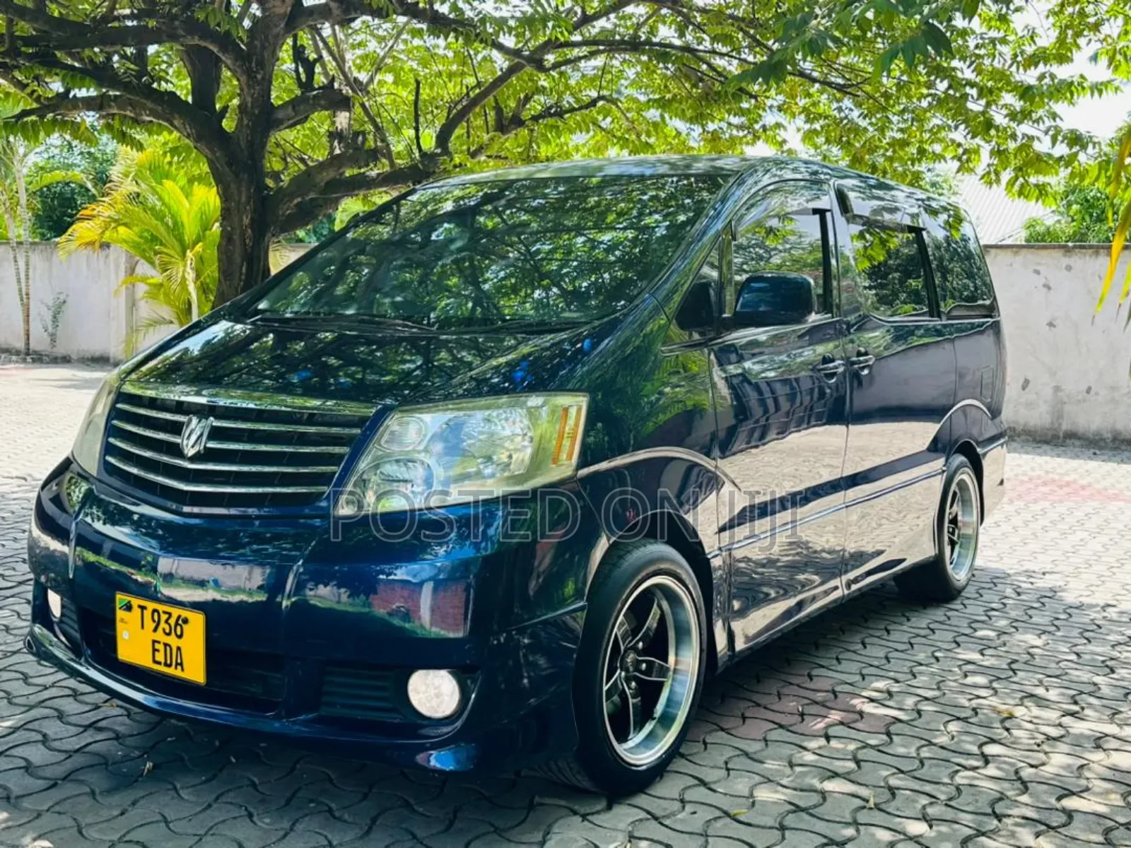 Toyota Alphard 2005 Blue