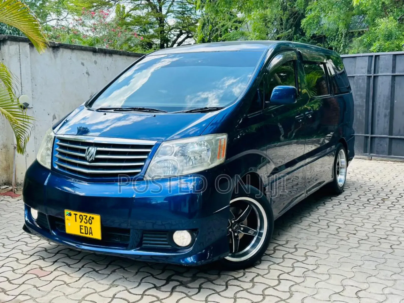 Toyota Alphard 2005 Blue