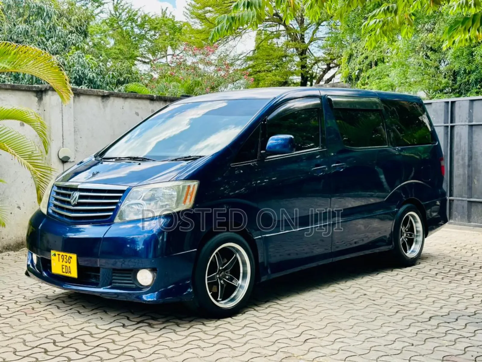 Toyota Alphard 2005 Blue