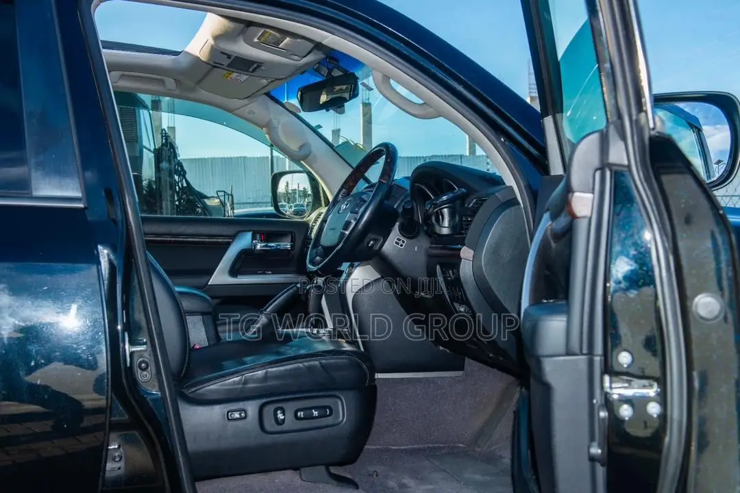 Toyota Land Cruiser 4.6 V8 ZX 2012 Black