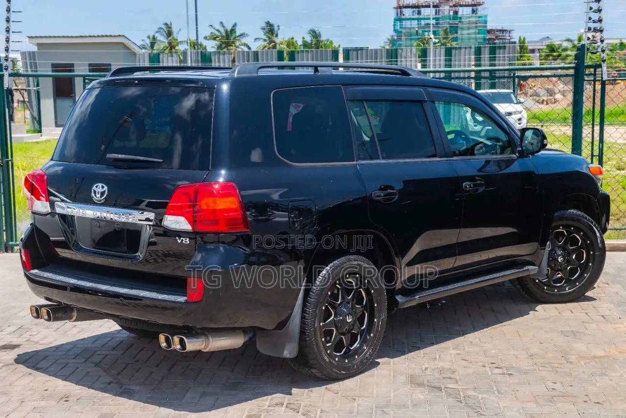 Toyota Land Cruiser 4.6 V8 ZX 2012 Black