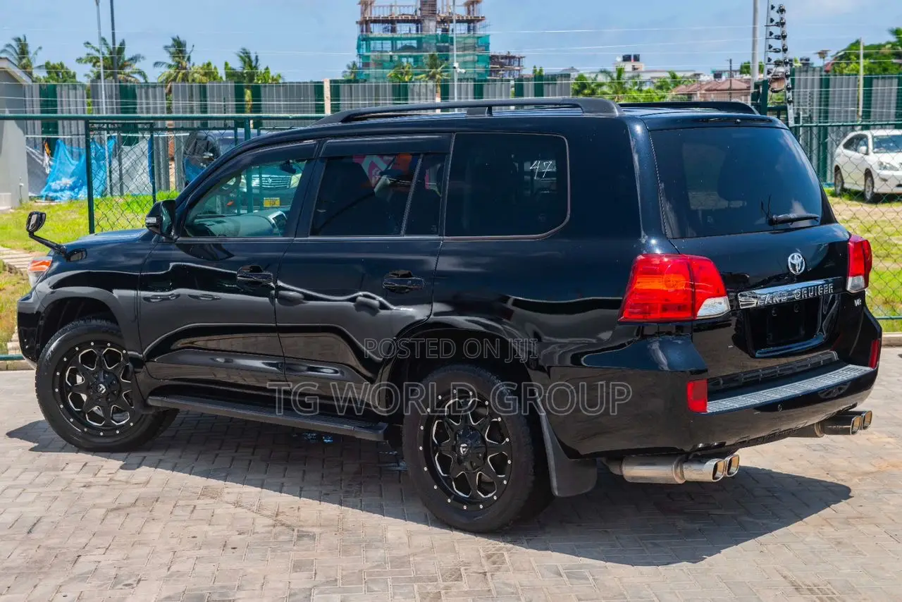 Toyota Land Cruiser 4.6 V8 ZX 2012 Black